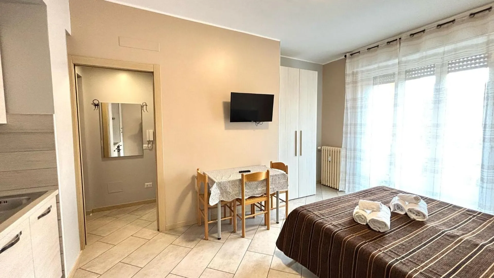 Apartments Borsa Монца Италия
